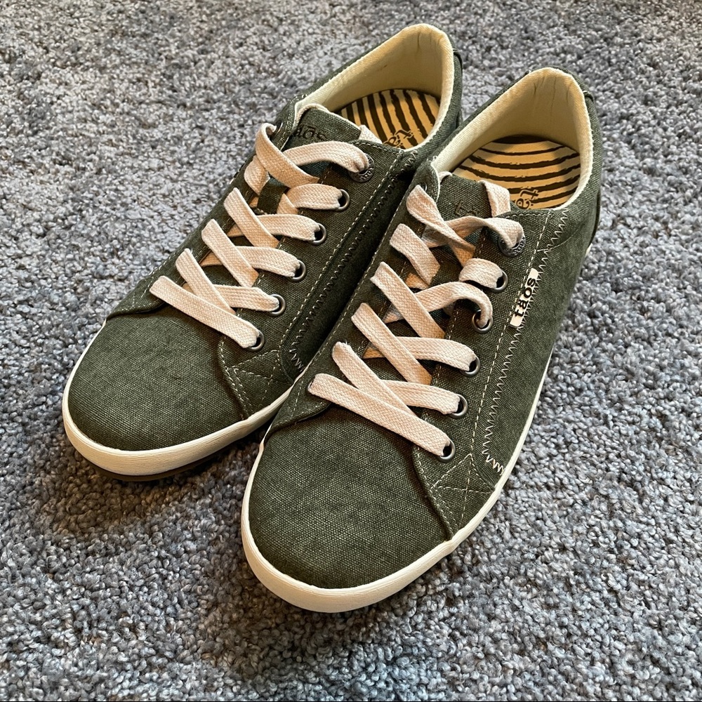 Taos Star Sneakers Olive Wash Canvas Size 8
